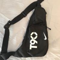 ราคา กระเป๋าคาด (ไหล่/เอว) Nike สภาพดีมาก (6816219298)