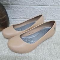 ราคา รองเท้ายาง Monobo Size 5 ยาว 21-22 cm ราคา 150 บาท ส่งฟรี (20522414103)