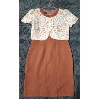 ราคา เดรสทำงานมือสองเสื้อแต่งกั๊กลายดอกสีส้มพีชน่ารักๆไซต์L (22340173487)