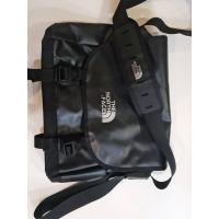 ราคา กระเป๋าสะพายข้าง North face Massage Bag สีดำ มือสอง สภาพดี (23313174523)