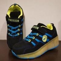 ราคา รองเท้า​ผ้าใบ​เด็ก มีไฟมีล้อ​ งาน​แบรนด์​มือสอง​ (Size​: 20cm​) (27334882026)