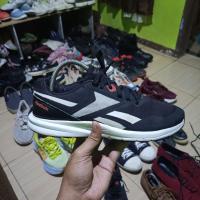 ราคา REEBOK RUNNING SHOES SIZE 41 / รองเท้าวิ่ง (41125047248)