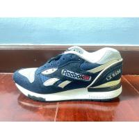 ราคา รองเท้าผ้าใบ Reebok ไซด์ 35.5 ยาว 22.5 สีกรม-เทา มือ2 ค่ะ (18491357849)