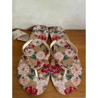 ราคา New Roxy size 38 สีครีม มีตำหนิรอยเลอะตรงพื้นรองเท้า (26151824779)