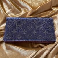 ราคา กระเป๋าสตางค์ 2 พับ ลายหลุยส์ สินค้ามือสอง (4833586838)