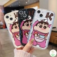 ราคา COD-ในไทยเคสคู่รัก เครยอนชินจังน่ารัก สวมชุดตุ๊กตาจระเข้สีชมพู สําหรับiPhone7 8 X 11 12 13 14 15TPU เคสโทรศัพท์สีครีม (28058982808)