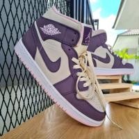 ราคา รองเท้ามือสอง NIKE AIR JORDAN 1 MID GS PRO PURPLE/DESERT SAND 555112-500 สีม่วงองุ่น [ แจกส่วนลด GIEOBA10S ] (11198668155)