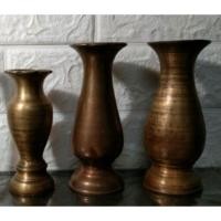 ราคา เซท3ใบ เหมา600บ งานเก่าแจกันทองเหลือง สูง5-6นิ้ว (3252355362)