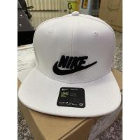 ราคา NIKE Pro Sportswear หมวกแก๊ปผู้ใหญ่ สีขาว ไซส์ One Size (มือ1) แท้ (12432657743)