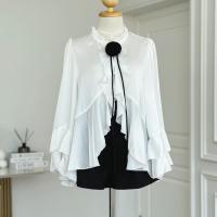 ราคา เสื้อแขนยาว ผ้าชีฟองพรีเมี่ยม สีขาว ทรงคอปีนระบายด้านหน้าและปลายเสื้อ แต่งโชคเกอร์ดอกไม้สีดำ (ขาวระบายโชคเกอร์ดำ) (25542463031)