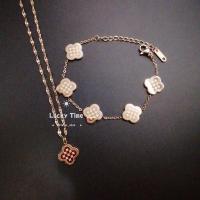 ราคา สร้อยคอ/สร้อยข้อมือลายดอกไม้ 4แฉก สีพิ้งโกล วัสดุสแตนเลสแท้สีไม่ลอกไม่ดำ (7847535306)