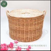 ราคา ตะกร้าหวายมีฝาปิดขนาดใหญ่ทรงเตี้ย ตะกร้าใส่ผ้า ทรงกลมขัดลายสานแน่นแข็งแรง สวยทน (10254036448)