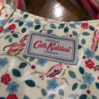 ราคา กระเป๋า cath kidston ของแท้พร้อมส่ง (2413669804)