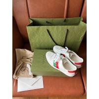 ราคา รองเท้าผ้าใบ GUCCI ไซซ์ 7 ของแท้ (23422006153)