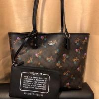 ราคา ลดหนักมากCoach Tote กลับด้านใช้ได้ 2สี น้ำตาลเข้ม/ดำ+ใบลูก New-แท้% *ลาย Cherry Limited (1112073589)