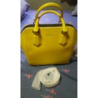 ราคา กระเป๋า charles&keith สีเหลืองสดใส (1375157789)