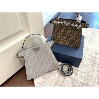ราคา กล่องของขวัญพับ Fendi Peekaboo พร้อมกระเป๋าน่ารัก ไซส์ 23cm ใส่ง่ายในทุกโอกาส (55151000308)