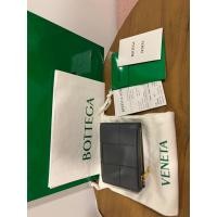 ราคา Used BOTTEGA VENETA Grey Intrecciato Small Bifold Zip Wallet. ( Shop Emporium ) (24455339123)