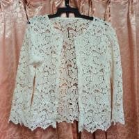 ราคา เสื้อลูกไม้สีขาว(มือ2) (21376392366)