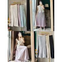 ราคา กระโปรงยาว อัดพลีท ซาติน เงาวิ๊ง กากเพชร ผ้าหนาไม่โปรงแสง ฟรีไซส์ ไซส์ใหญ่ ออกงานได้ kaewtashop (28029758327)