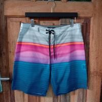 ราคา กางเกงขาสั้น Preloved HURLEY (25062917961)