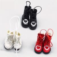 ราคา รองเท้าบูทหนังตุ๊กตาบลายธ์ ลิกกะ (1472043723)