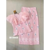 ราคา พร้อมส่ง S-4XLป้าย PESet เสื้อ กระโปรง ผ้าไทยพิมพ์ลาย สีชมพูหวาน แต่งแขนระบาย (23440382951)
