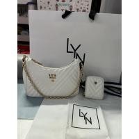 ราคา กระเป๋า LYN โซ่ สะพายสีขาว มือสอง ตามรูป (14246472704)