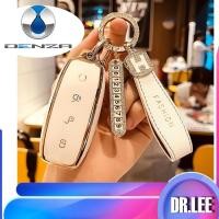 ราคา [READY] DENZA D9 ฝาครอบกุญแจประดับเพชร Tengshi รถ BYD DENZA EV Gold Number Plate พวงกุญแจโลหะ IOTC (44414778609)