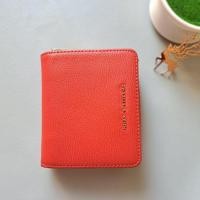 ราคา [มือสอง] กระเป๋าสตางค์ใบสั้น charles&keith แท้ สีแดง (23212299463)