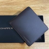 ราคา Dapper กระเป๋าสตางค์หนังแท้ Genuine Leather Billfold Wallet สีน้ำตาลเข้ม (12482655652)