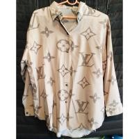 ราคา เสื้อเชิ้ตแขนยาวลายแบรนด์เนมมือสองสภาพนางฟ้าใหม่กริบ (43010623128)