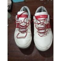 ราคา รองเท้ากอล์ฟหนังมือสองสีขาว (26925678323)