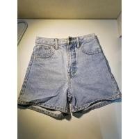 ราคา กางเกงยีนส์ขาสั้น Levi’s แท้ มือ✌ (12427731787)