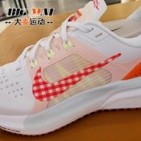 ราคา รองเท้าวิ่งผู้หญิง Nike Air Zoom Vomero 15 สีแดงเช็กเกอร์ พร้อมระบบซัปพอร์ต (44422153140)