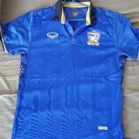 ราคา เสื้อบอลทีมชาติไทยของแท้ พร้อมลายเซ็น เจ อุ้ม ปีโป้ (3148653350)