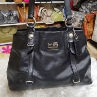 ราคา กระเป๋าสะพายโค้ช​ Coach ของแท้​มือ2​ หนังแกะสีดำ​ อะไหล่เงิน สภาพดี​ ขนาด​ 13นิ้ว​ สูง​ 10นิ้ว (4236495062)