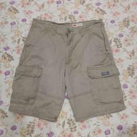 ราคา E685 Wrangler กางเกงคาร์โก้ขาสั้น เอว 32 (โปรดอ่านรายละเอียดด้านล่างให้ครบถ้วน) สินค้ามือสอง สภาพดี (26822956379)