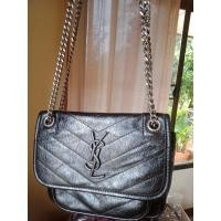 ราคา กระเป๋าสะพายข้างหนังแท้ แบรนด์ YSL ไซส์ 8 นิ้ว สูง 7.5 นิ้ว สภาพสวยมาก อะไหล่เงิน ซิปตีแบรนด์ ป้ายแท็กดำก้อมาทุกอย่างครบ (17873111737)