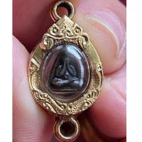 ราคา พระปิดตาสาริกา หลวงปู่ทิม พิมพ์สะดือจุ่น เหลี่ยมทองแท้ (16338990740)