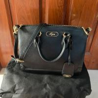 ราคา กระเป๋าสะพายข้างผู้หญิง Lyn สีดำ ทรงหมอน มือ2 ของแท้% (4323117514)