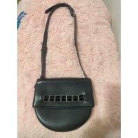 ราคา กระเป๋าหนังสีดำ Charles & Keith ) แท้กระเป๋าแม่ค้าเองรูปถ่ายจากของจริง(ตำหนิตามภาพ) (20683508146)