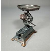 ราคา กบเหลาดินสอวินเทจตราชั่งโบราณ (23226315442)