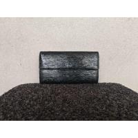 ราคา Louis Vuitton EPI Wallet มือสอง ของแท้ 100% (27726111805)