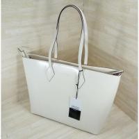 ราคา JEAN-LOUIS SCHERRER กระเป๋าสะพายข้าง สีขาวครีม หนังแท้ ขนาด 16.5 นิ้ว ของแท้100% (18625444064)