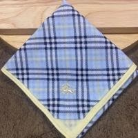 ราคา ผ้าเช็ดหน้า ผ้าผูกผม burberry ขนาดประมาณ 19.5”x20.5นิ้ว โลโก้ปัก ลายซิกเนเจอร์สีพื้นฟ้าค่ะ ของแท้มือสอง สภาพดีค่ะ (42375372193)