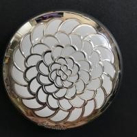 ราคา GUERLAIN Meteorites campact illuminating & Mattifying SPF 35 PA++ สี 00 Blanc De Perle (825520563)