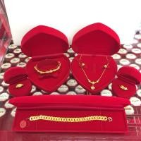 ราคา Set 4 ชุดประหยัด กล่องหัวใจ 5ชิ้น สีแดงในแดง กล่องสินสอด งานแต่งงาน งานหมั้น กล่องกำมะหยี่ กล่องเก็บเครื่องประดับ (3989849795)