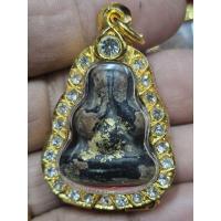 ราคา พระปิดตาเนื้อกะลาคลุกรักลงทอง ของหลวงปู่เอี่ยมวัดสะพานสูง พร้อมกรอบทองไมครอนฝังพลอยแท้ (44223989518)