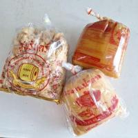 ราคา น้ำตาลมะพร้าว น้ำตาลปี๊บ ตราเทียนทอง ตรากุหลาบแดง กลองทอง ถุง 1 กก. (26315489665)